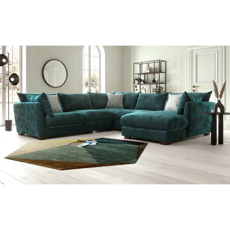 Valerie Modern Sofa – Perfect for Relaxed Living