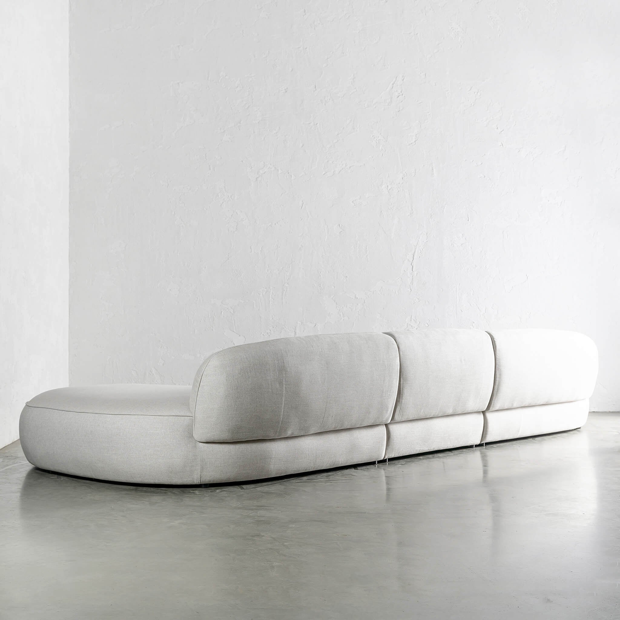 Damon Sofa Set – A Blend of Comfort & Style