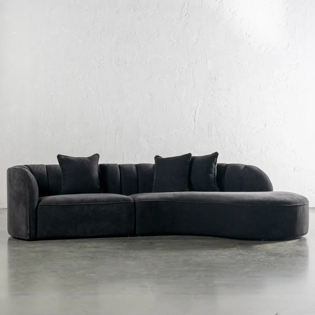 Aspen Couch – Modern Elegance for Stylish Interiors
