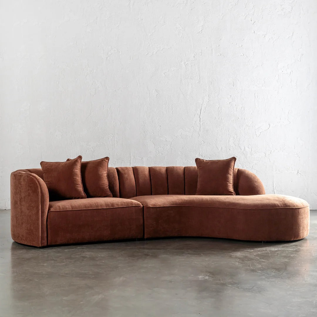 Aspen Couch – Modern Elegance for Stylish Interiors