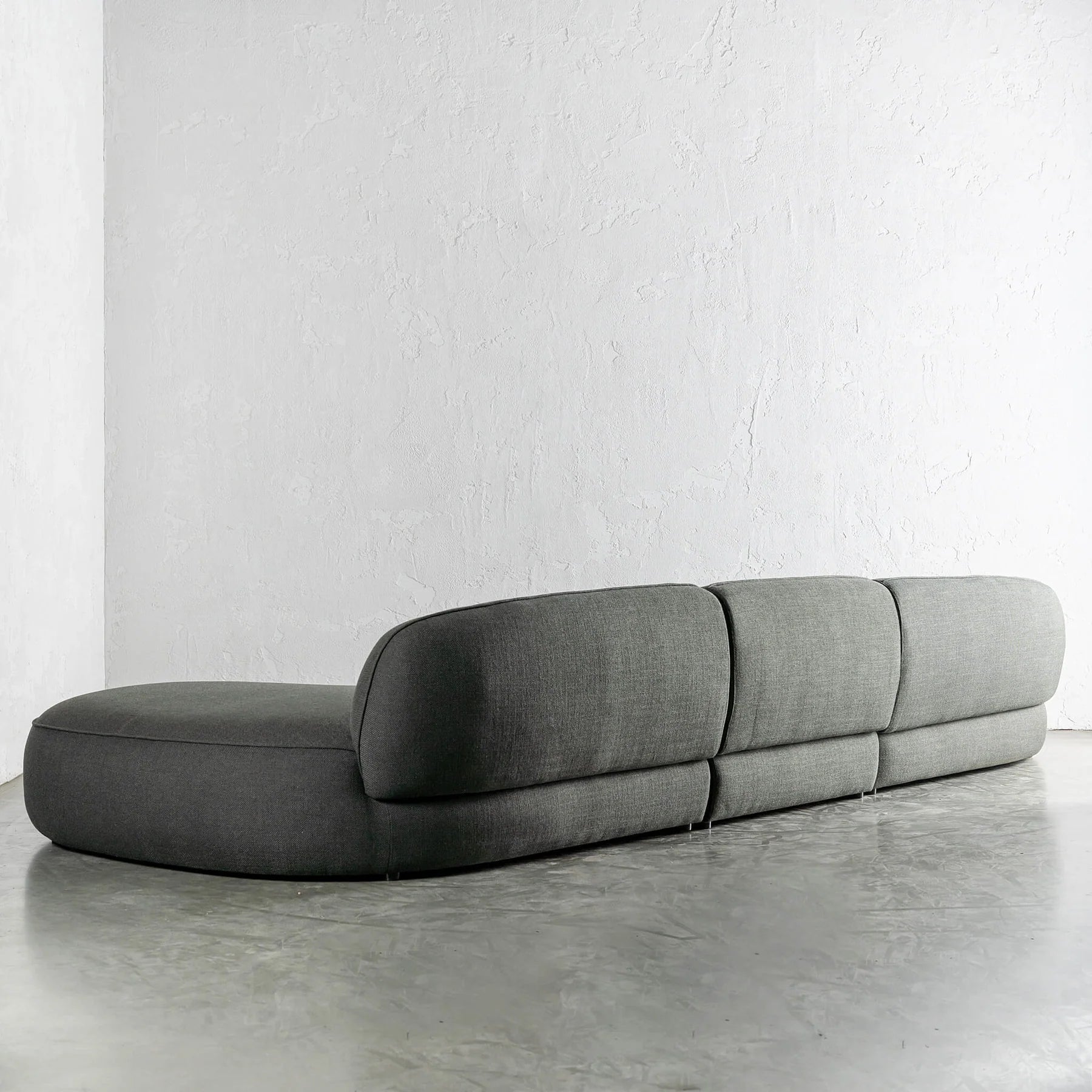 Damon Sofa Set – A Blend of Comfort & Style