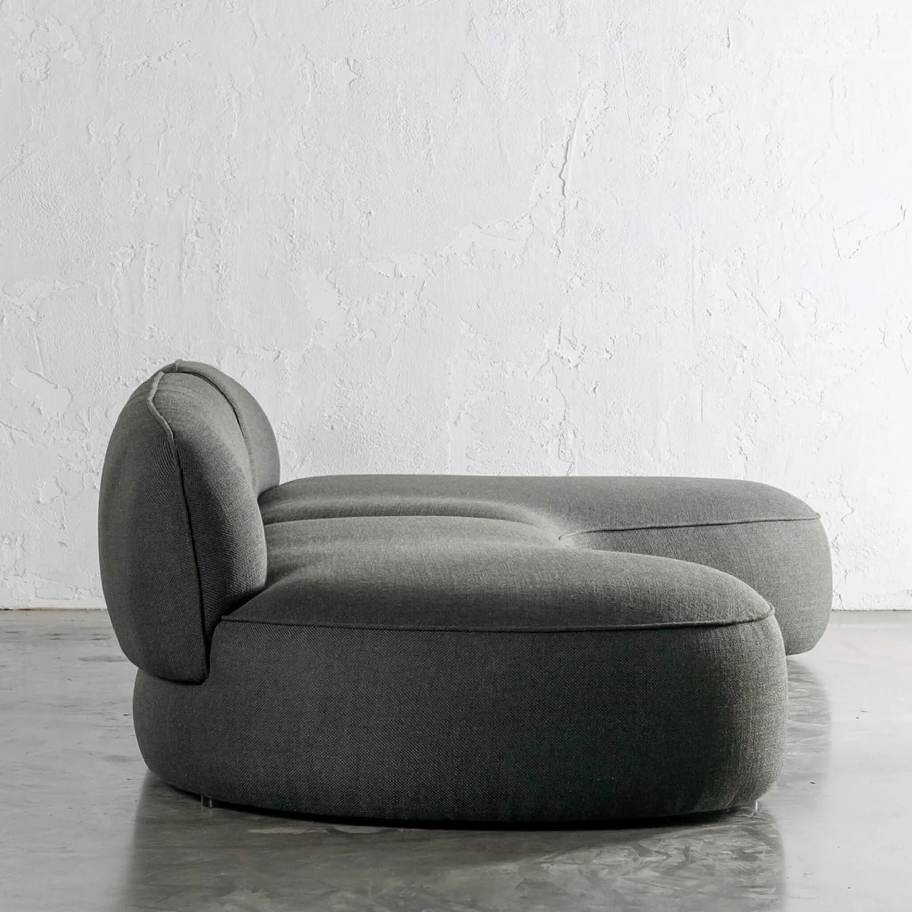 Damon Sofa Set – A Blend of Comfort & Style