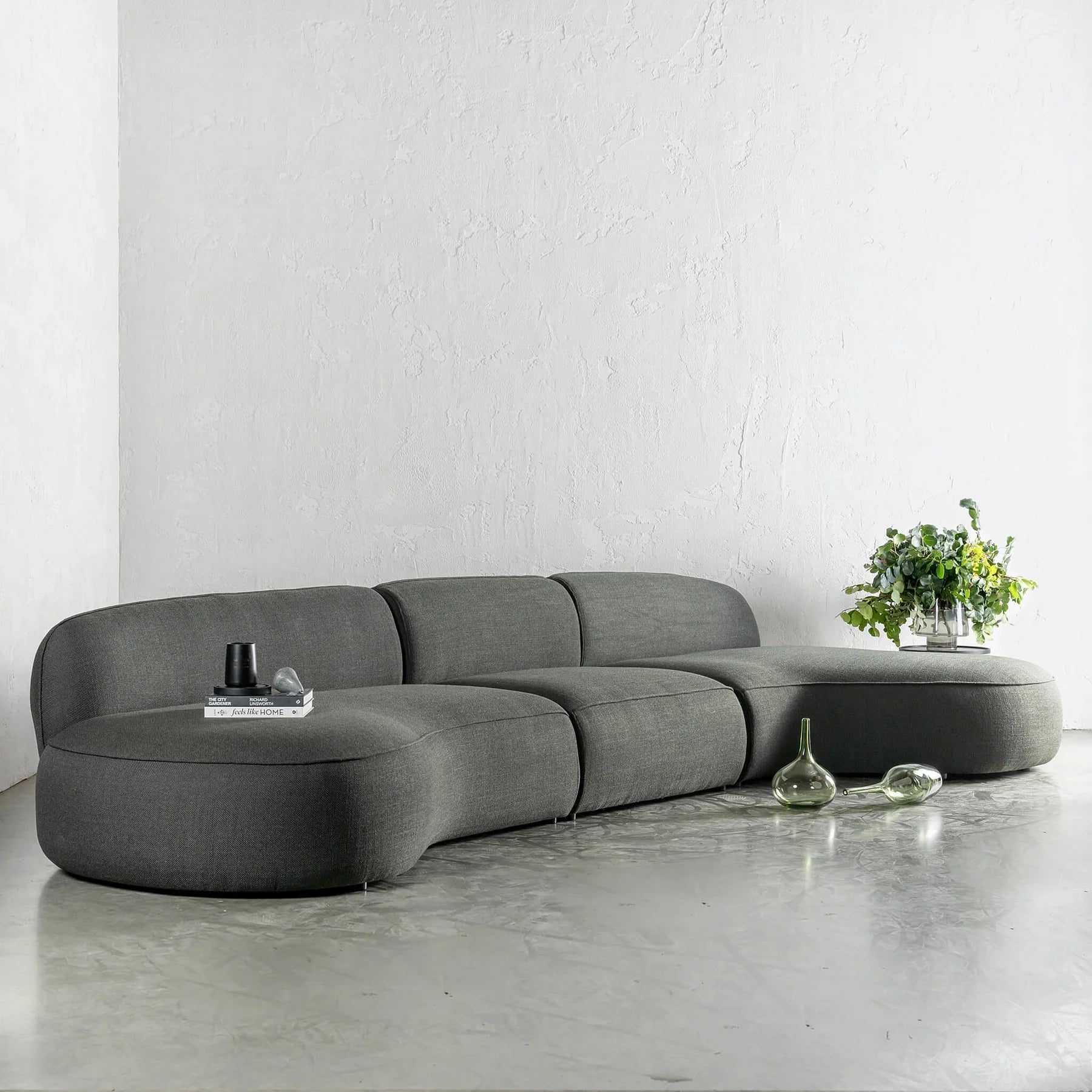 Damon Sofa Set – A Blend of Comfort & Style