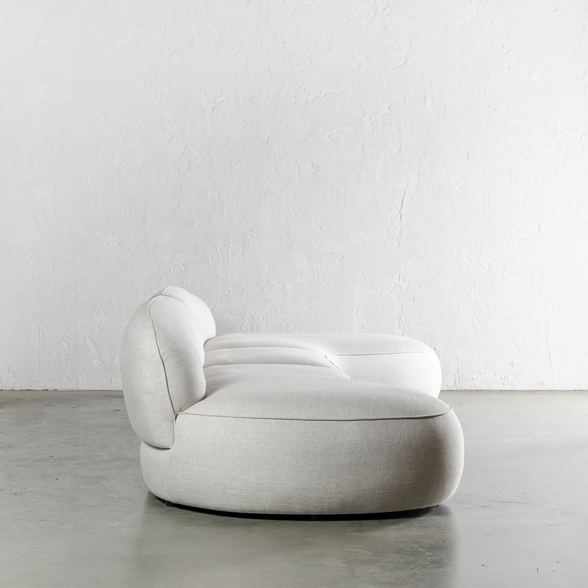 Damon Sofa Set – A Blend of Comfort & Style